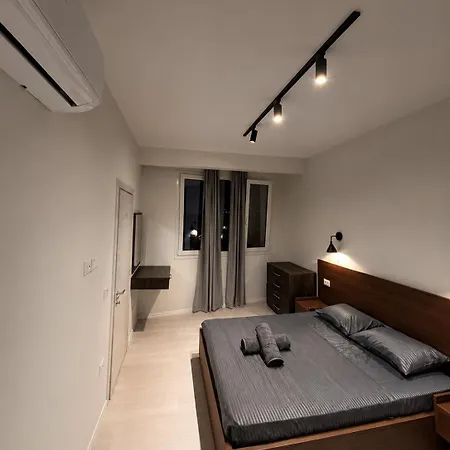 Maisonnova Deluxe *